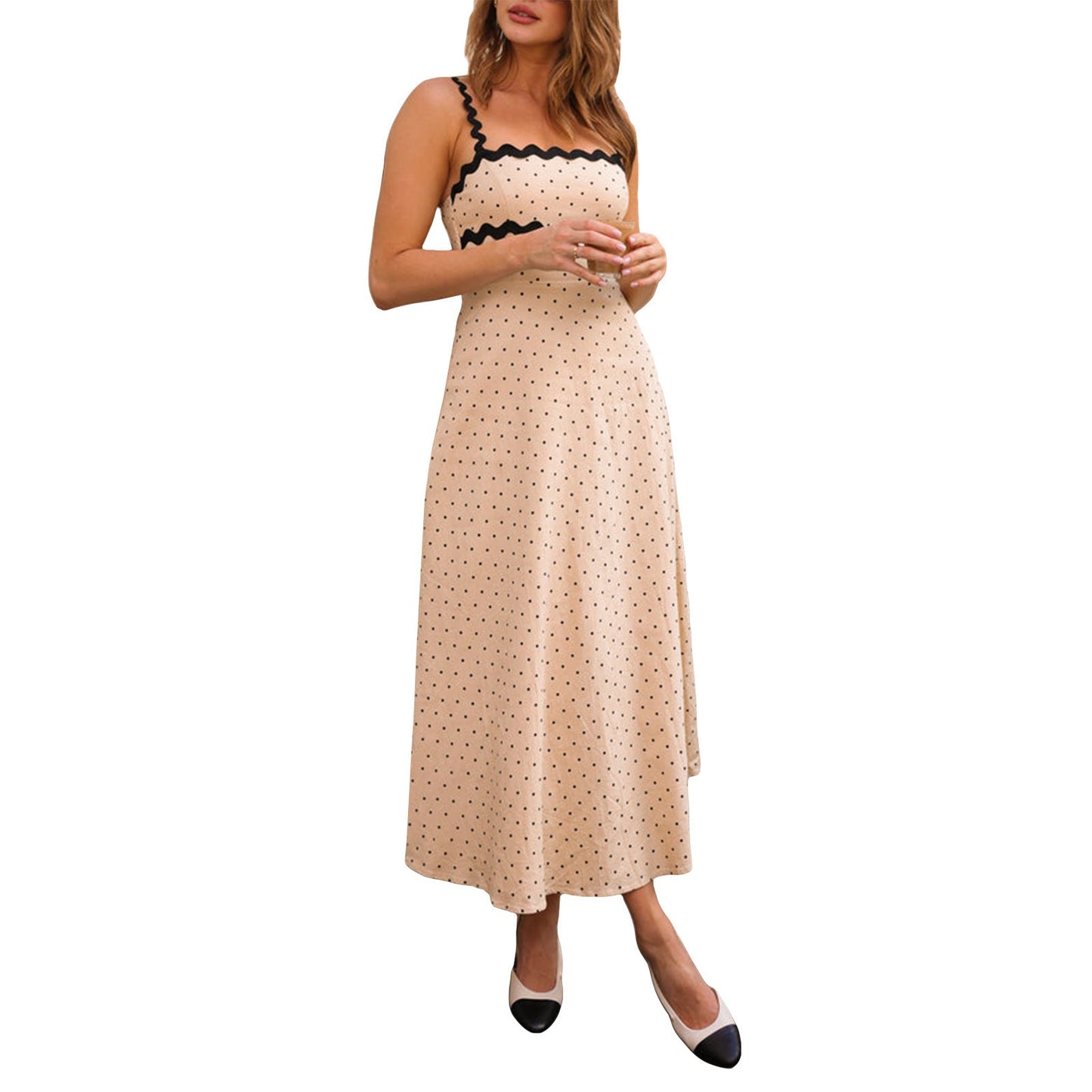 Robe Dentelle Élancée – Élégance Européenne
