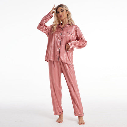 Pyjama rayé en soie douce