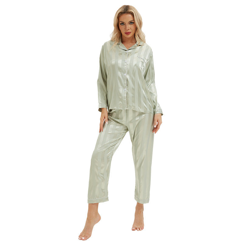 Pyjama rayé en soie douce