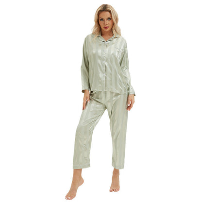 Pyjama rayé en soie douce