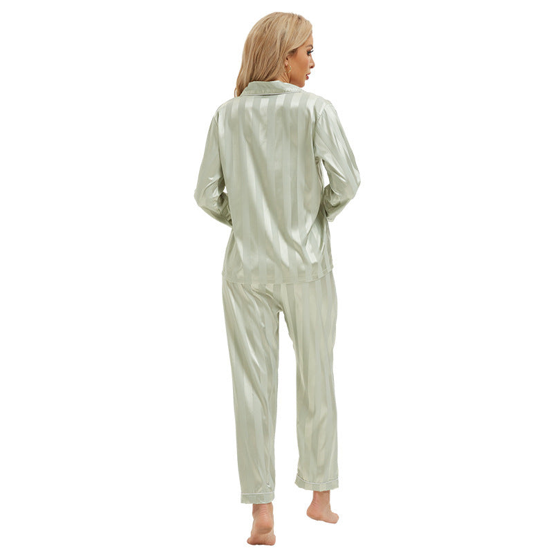 Pyjama rayé en soie douce